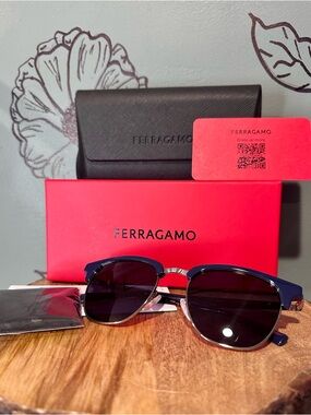 Salvatore Ferragamo SF307S